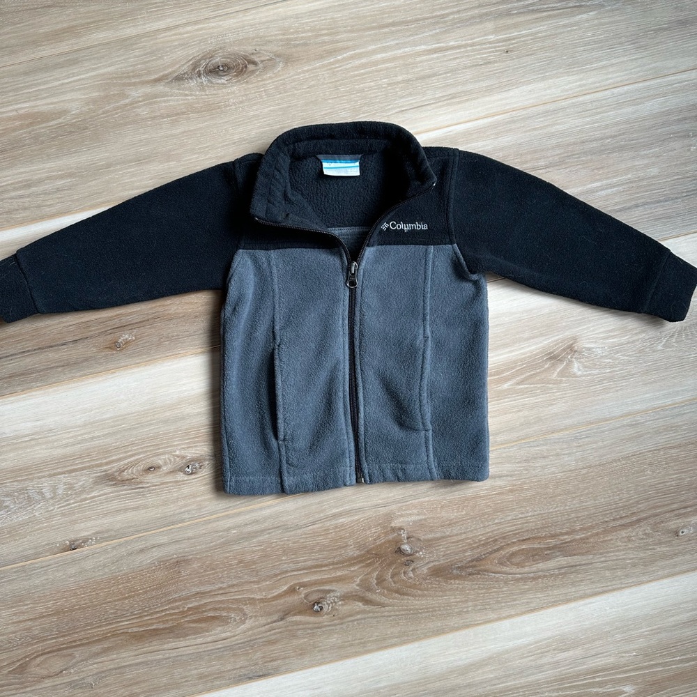 18-24m. Carter’s colorblock fleece jacket